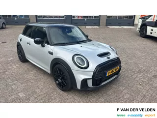 MINI Cooper S John Cooper Works | 178 pk | 18.188 km | 2022 |