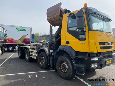 Iveco Trakker 450 | 8x4-6 | Hook + Crane |